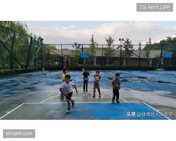 篮球比赛中身体接触判罚的规则与标准解析。